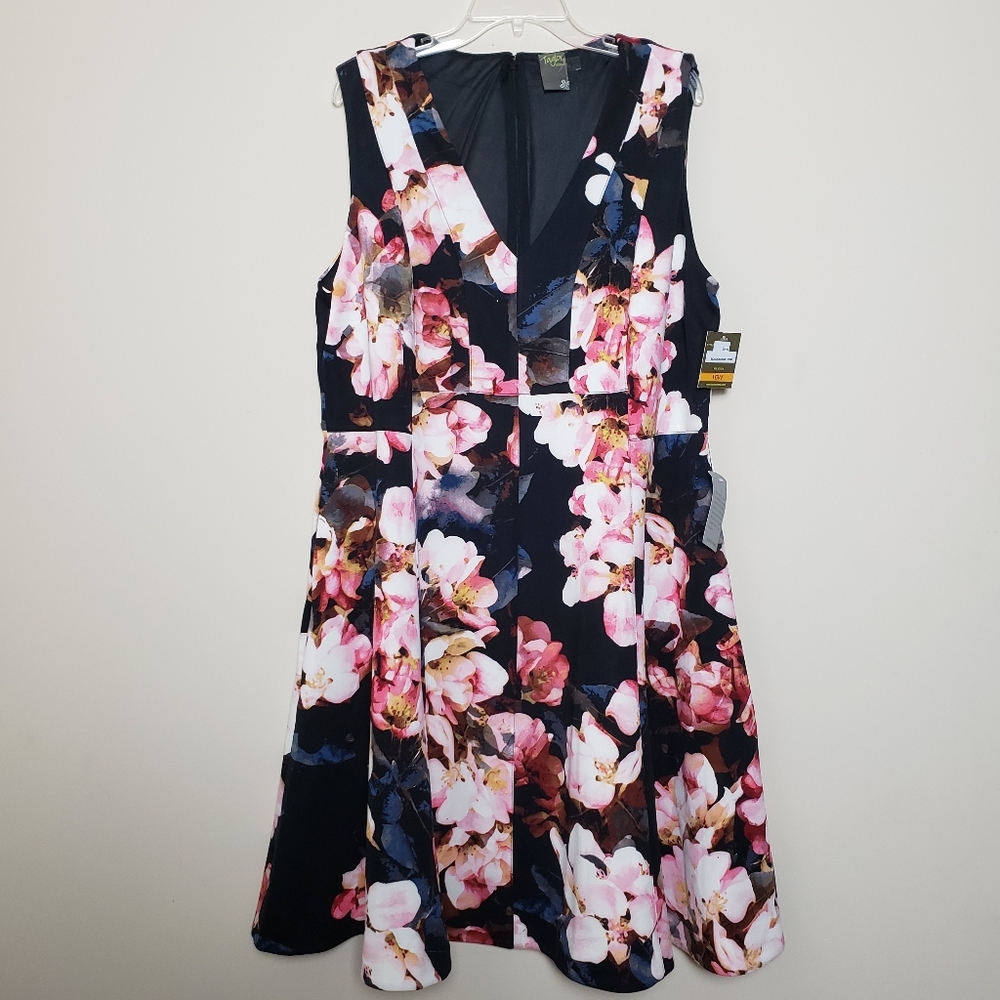 🆕️TAYLOR Printed Scuba Plus Fit & Flare Dress🆕️